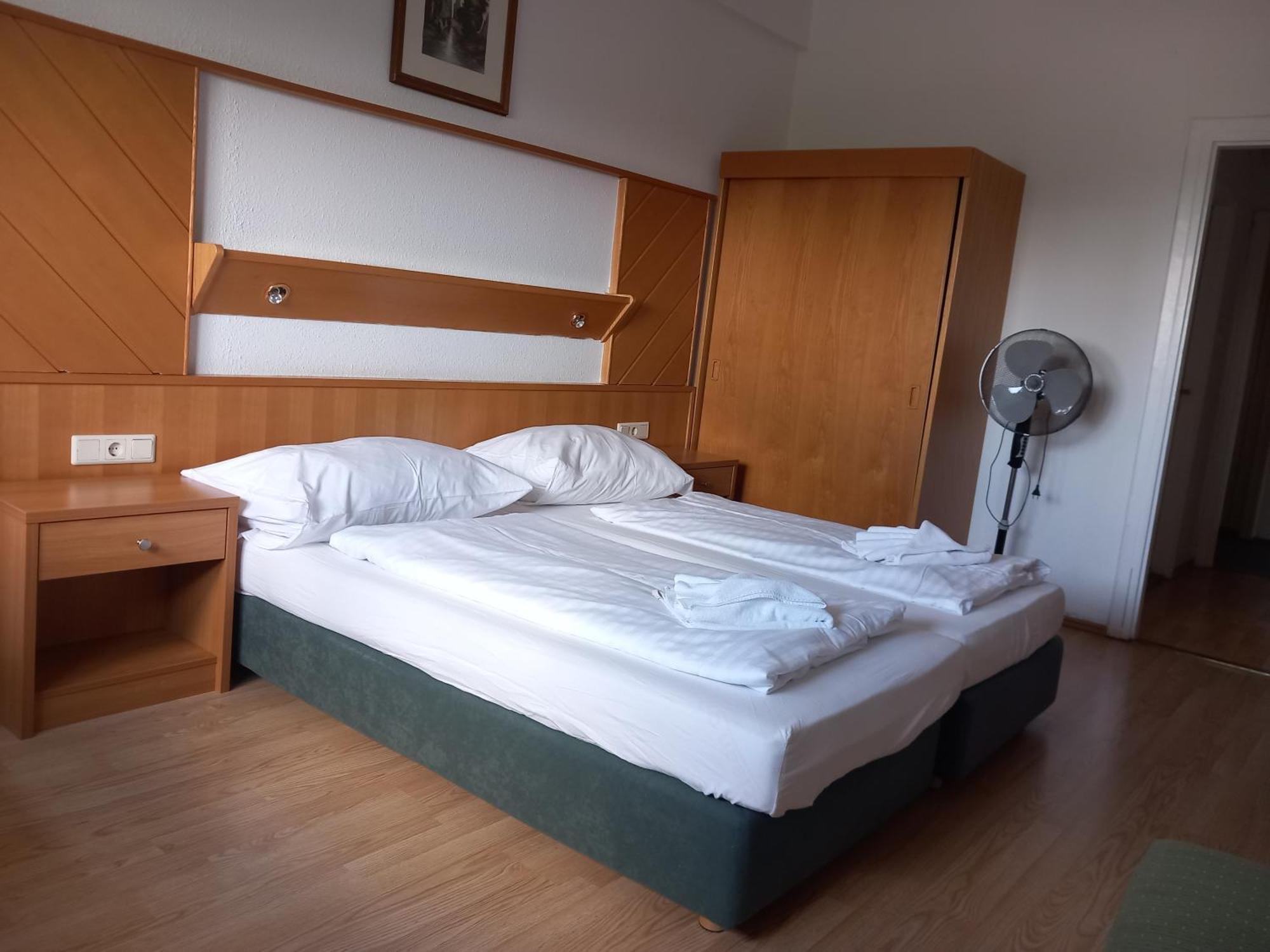 Hotel Familia زاماردي الغرفة الصورة