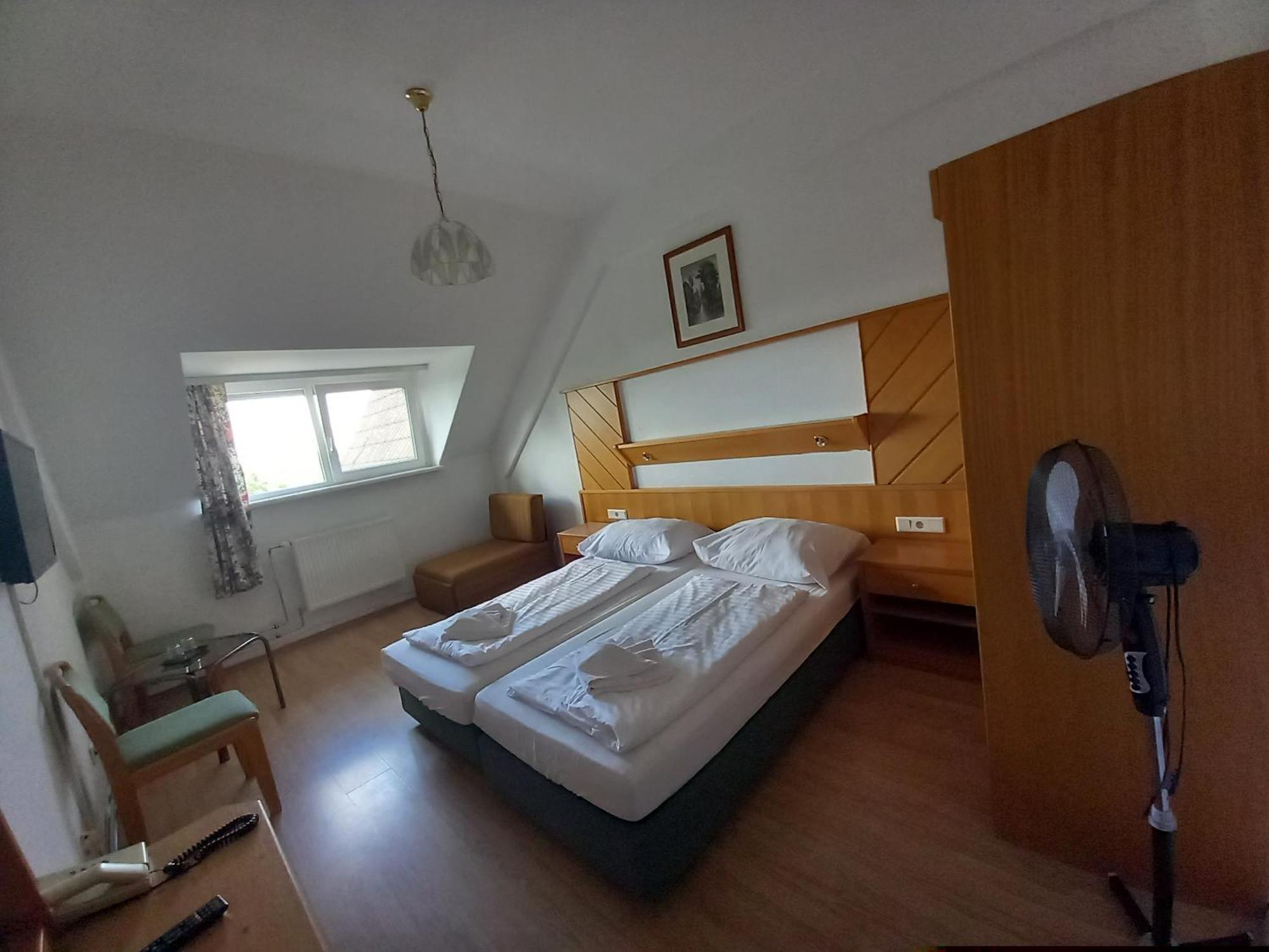 Hotel Familia زاماردي الغرفة الصورة