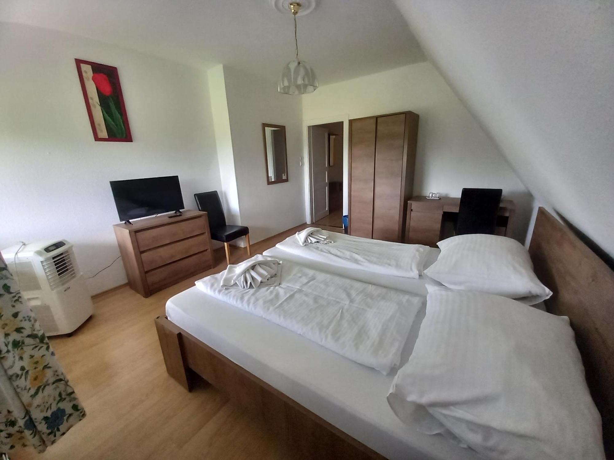 Hotel Familia زاماردي الغرفة الصورة